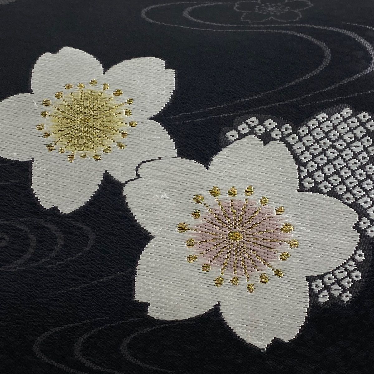 名古屋帯 名品 桜 流水 金糸 黒 正絹 【中古】 - メルカリ