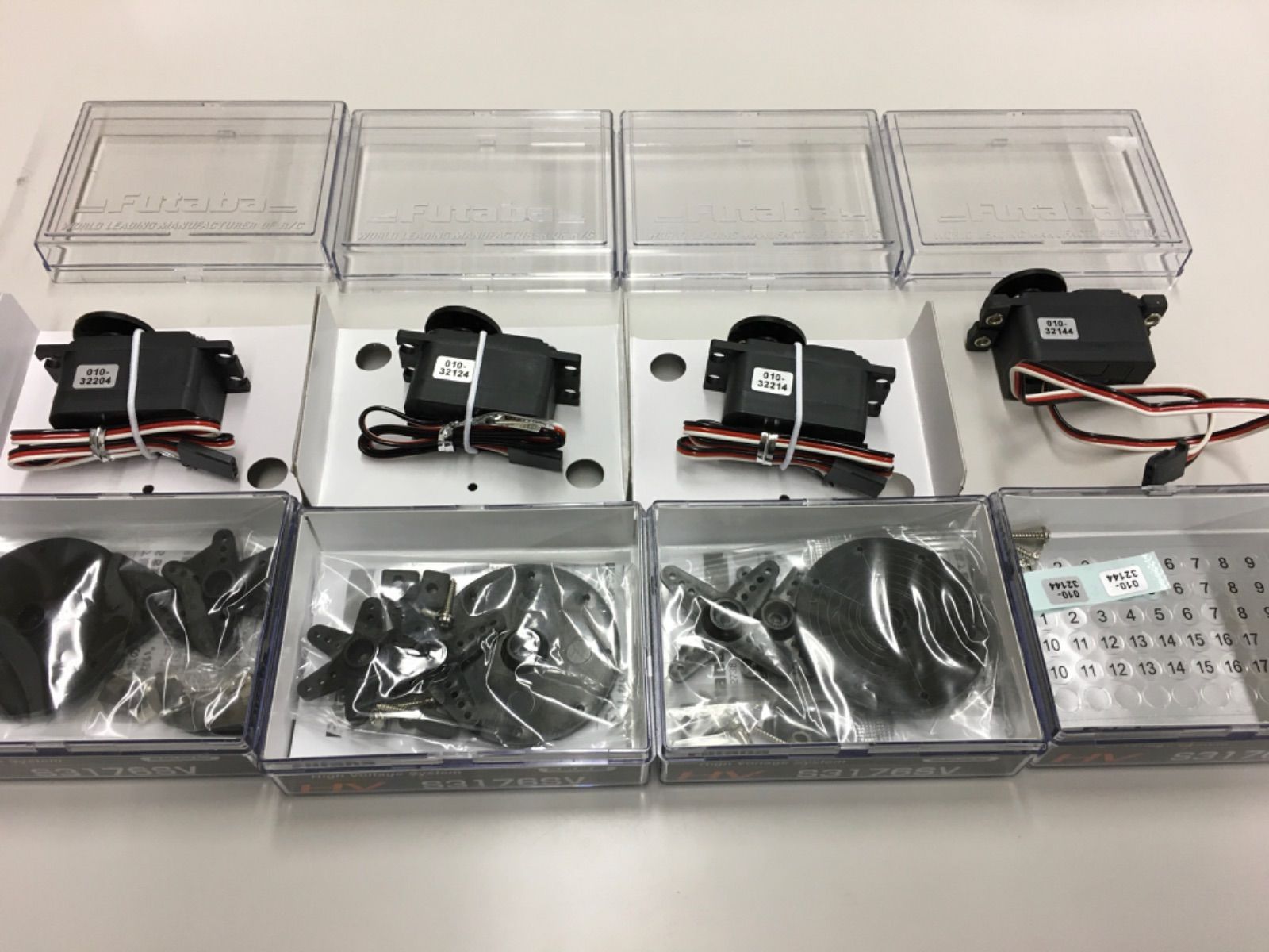 フタバ 飛行機用サーボ S3176SV 4個 【公式通販】