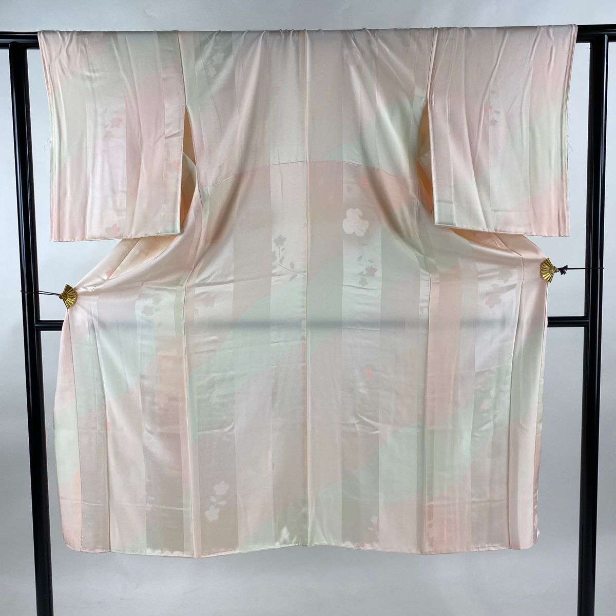 長襦袢 身丈127cm 裄丈60.5cm S 地紋 桜 ぼかし 薄ピンク 正絹 秀品