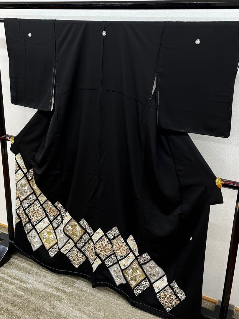 蘇州刺繍 相良刺繍 黒留袖 比翼仕立て 金糸 正絹 X528 蘇州刺繍 相良刺繍 黒留袖 比翼仕立て 金糸 正絹 X528 楽天市場