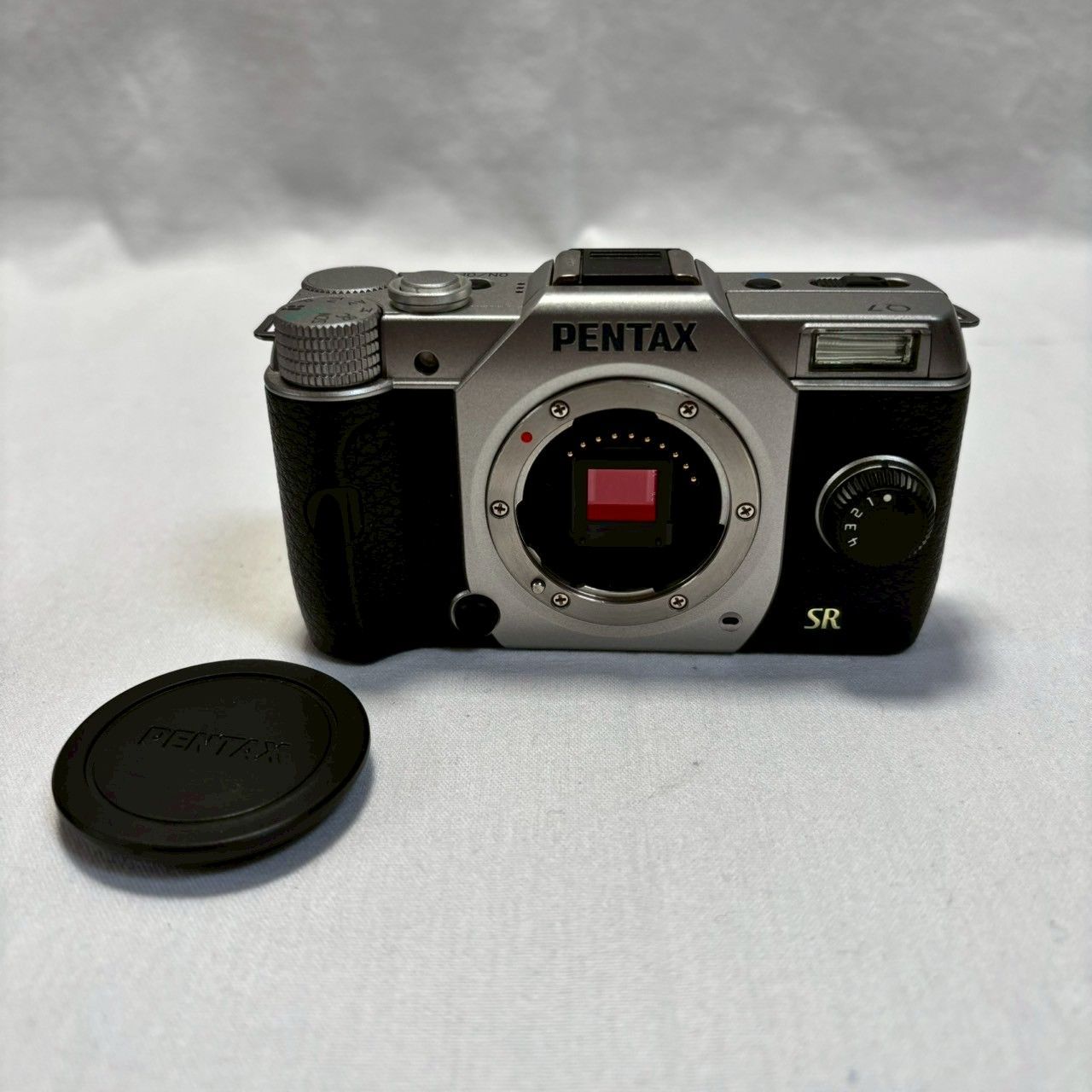 美品】【シャッター数444枚】PENTAX ミラーレス一眼 Q7ダブル 美品】【シャッター数444枚】PENTAX ミラーレス一眼 Q7ダブル