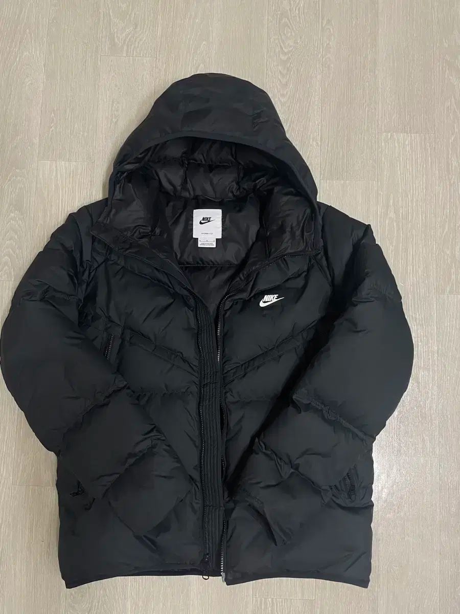 Nike(ナイキ） ダウンジャケット