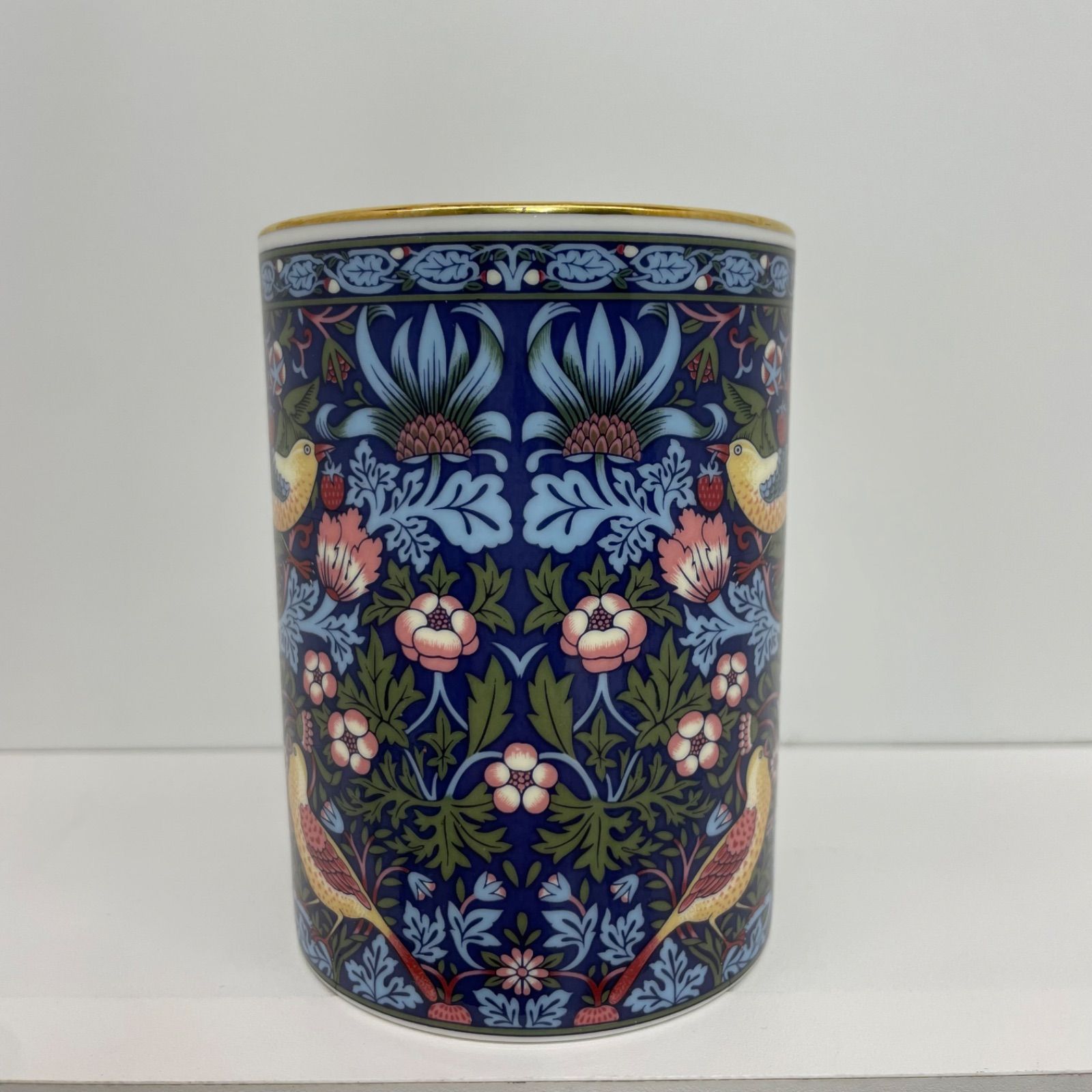 Morrisの人気作 イチゴ泥棒