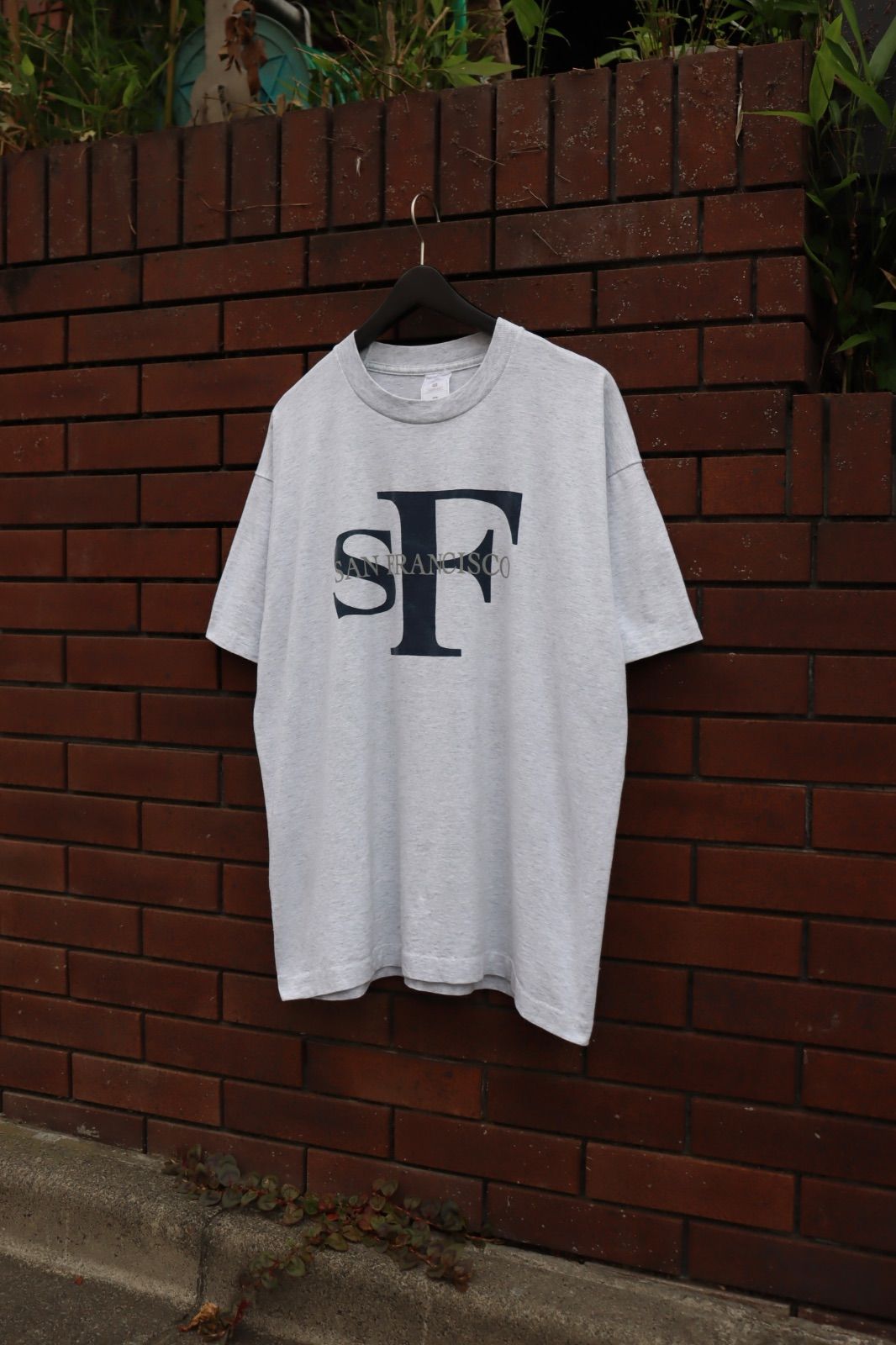 90s vintage ck カルバンクライン 刺繍 ロゴ アート Tシャツ 90s vintage ck カルバンクライン 刺繍 ロゴ アート Tシャツの