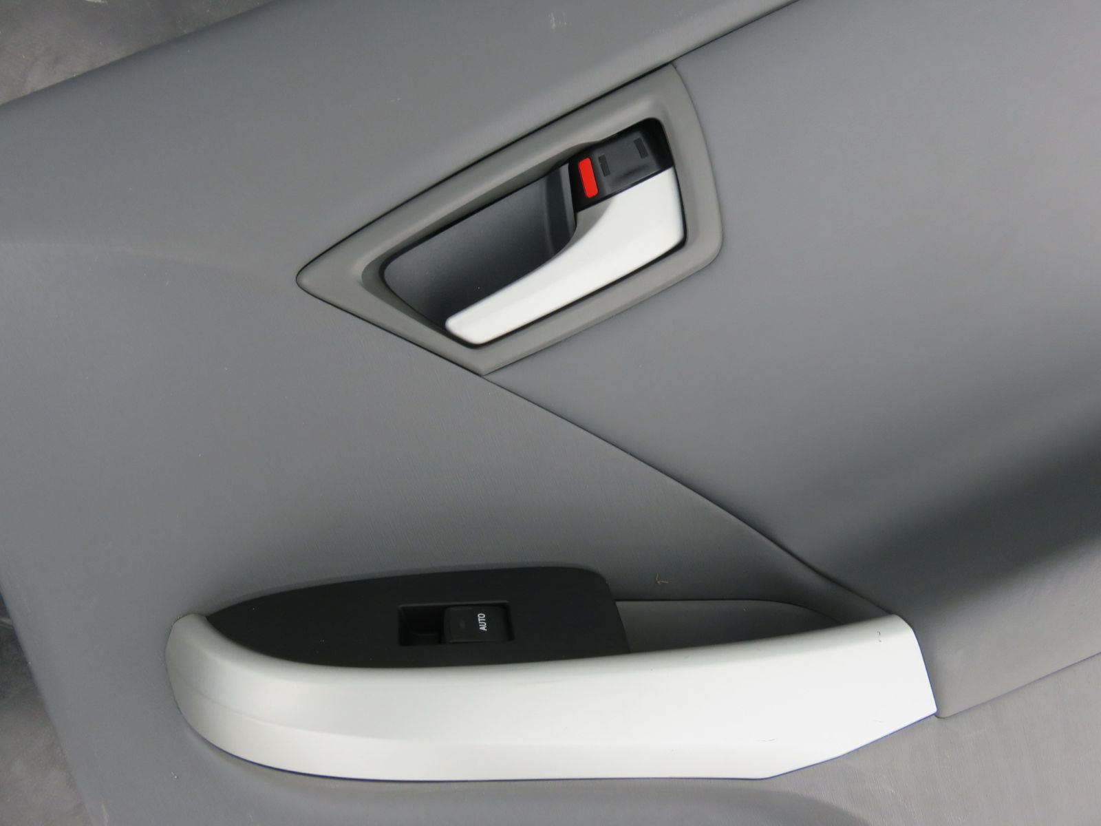 SFC2544 プリウス30系 ZVW30 ZVW35 前期 純正 フロント リア ドアトリム 内張り パワーウインドウスイッチ 左右 前後 ４枚セット 左側 右側 リア 後