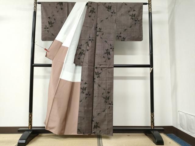 平和屋着物○本場大島紬 9マルキ 泥染め 枝花文 岩山光則作