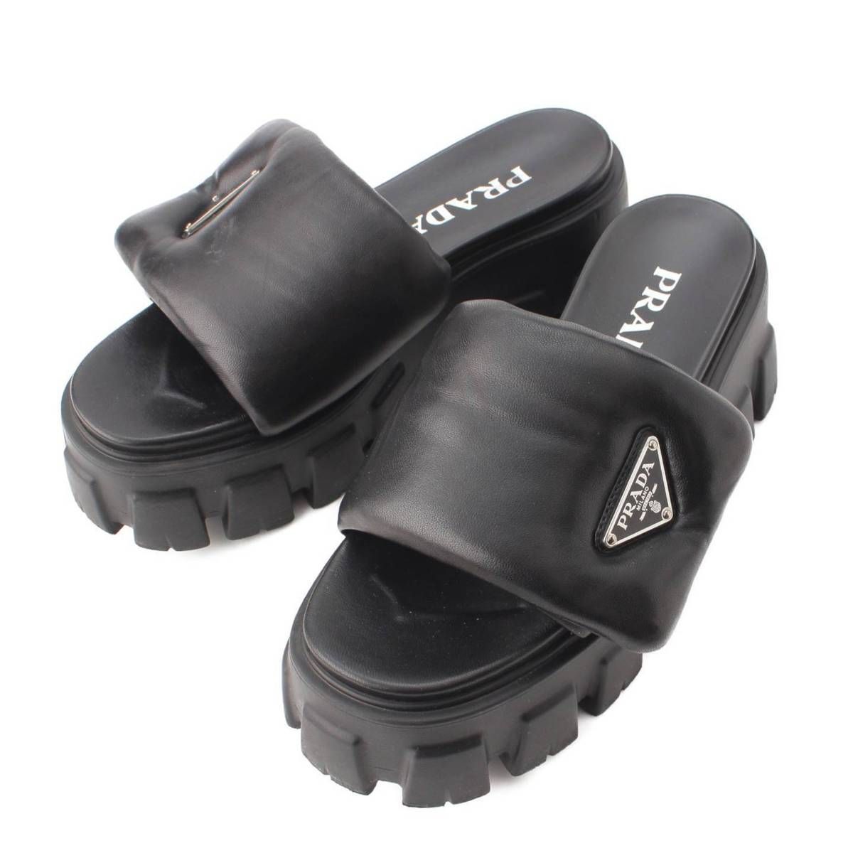 プラダ】Prada モノリス ソフト パデッドナッパレザー ロゴ サンダル 