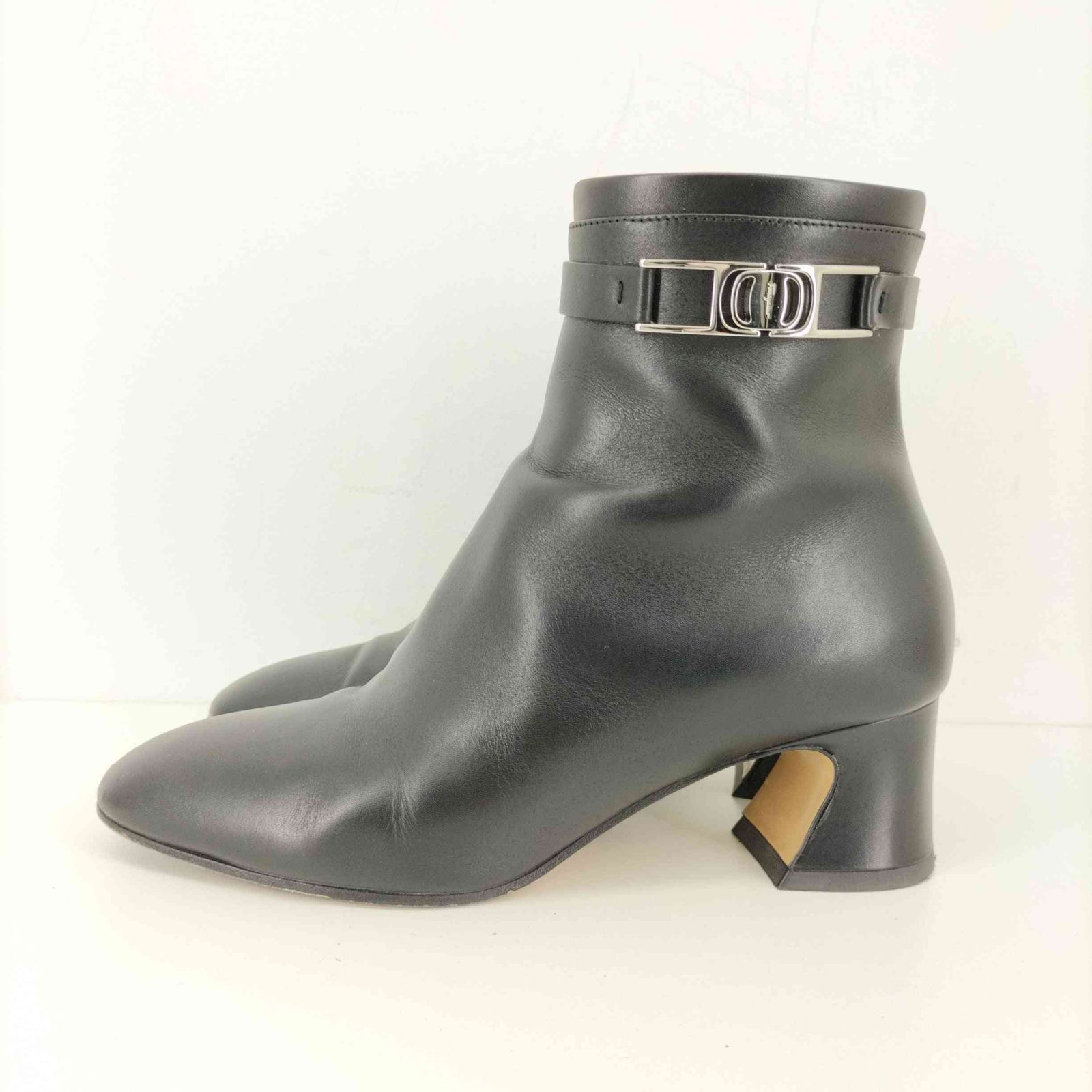 フェラガモ ♡ブーティー サルヴァトーレフェラガモ Salvatore Ferragamo ブーティーバラ