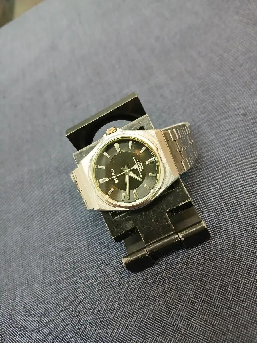 割引セイコー 手巻き ヴィンテージ ツートーン パイソンダイアル