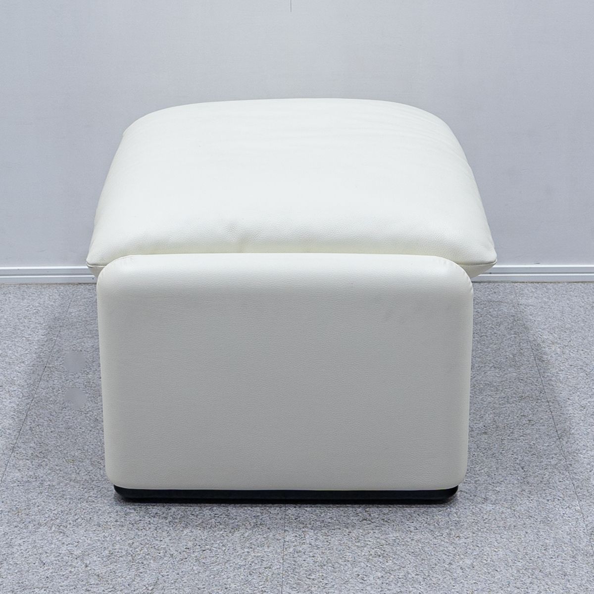 中古品】Cassina カッシーナ 675 MARALUNGA マラルンガ オットマン