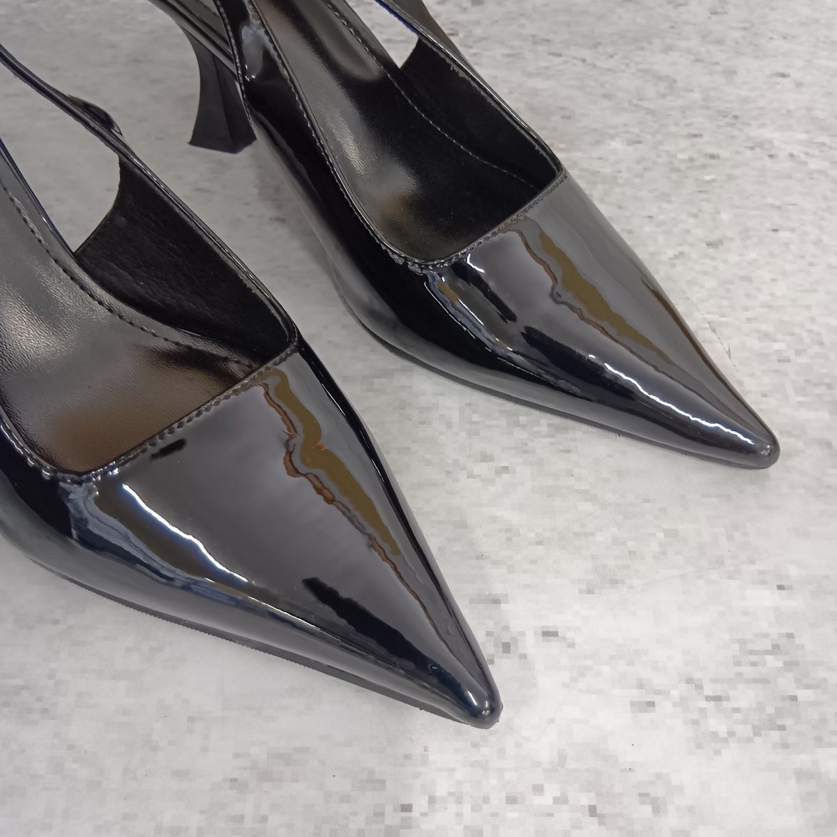 【極美品】✨JIMMY CHOO 23cm ミュール 黒 厚底 エナメル 36 極美品】✨JIMMY CHOO 23cm ミュール 黒 厚底 エナメル 36