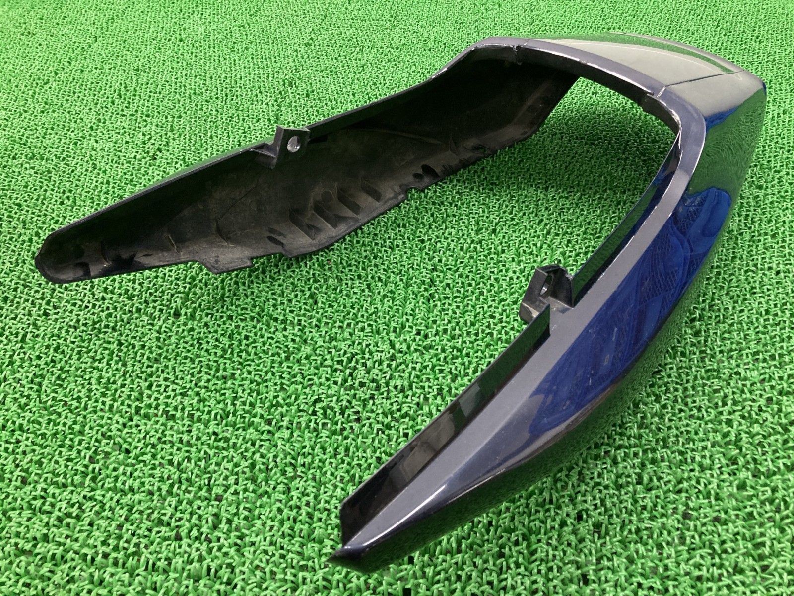 バイク xjr400r 4HM 純正テールカウル 部品