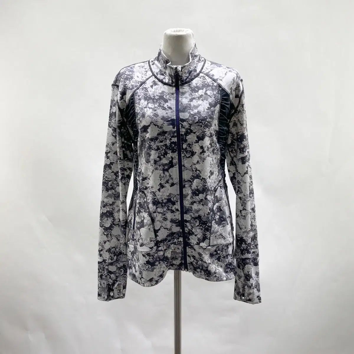 【数量限定】 ANNA SUI(アナスイ) 女性用スポーツジップアップジャケット L パーマネント トレーナー・スウェット