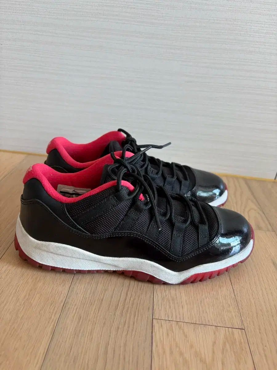 ナイキ ジョーダン スニーカー 220