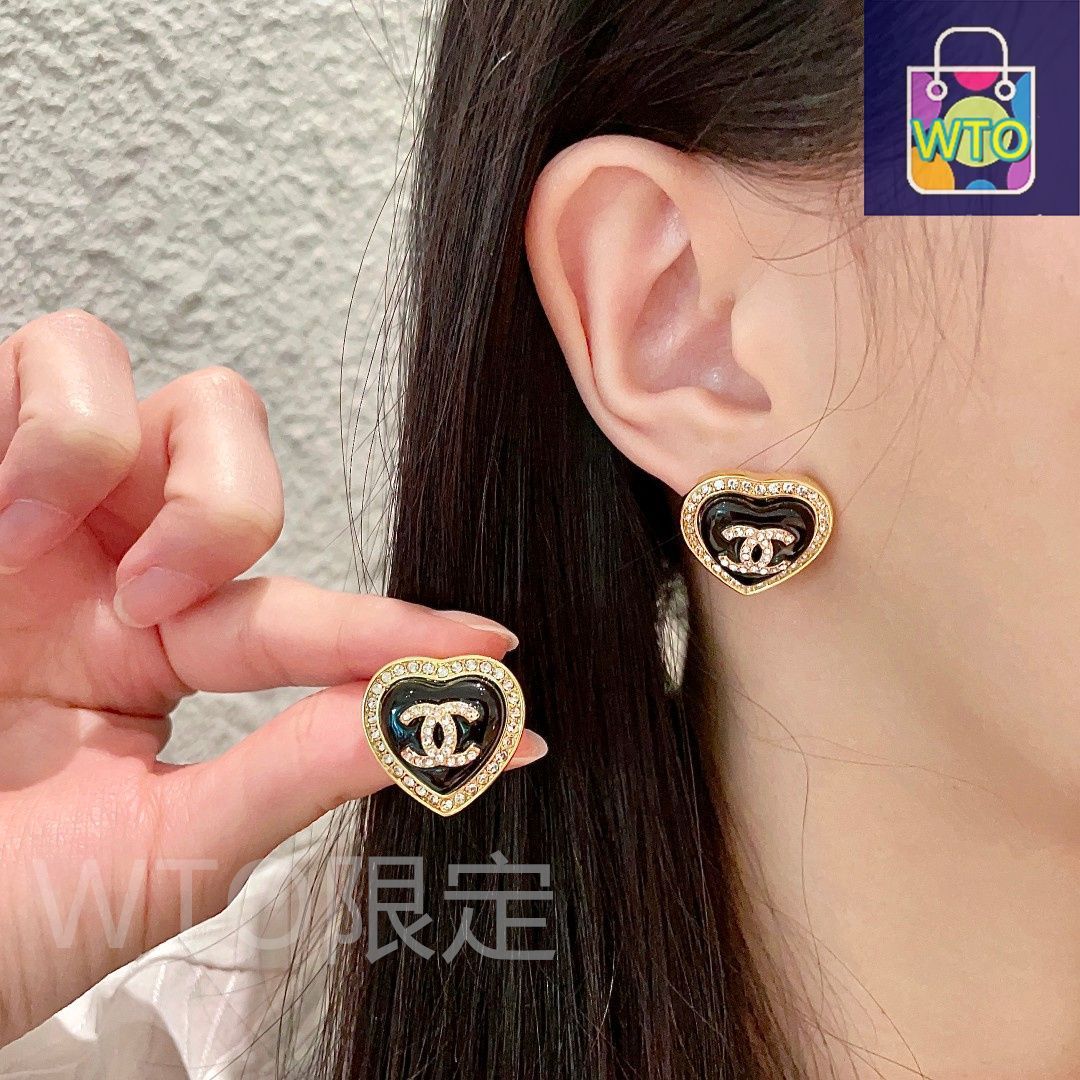 CHANEL ヴィンテージ ピアス ライオン オニキス CHANEL ヴィンテージ ピアス ライオン オニキス Authentic