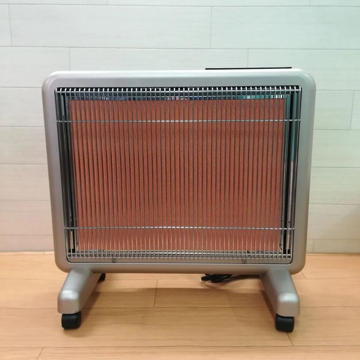 サンルミエ・エクセラ750 遠赤外線暖房器 N750L-GR 遠赤外線ヒーター