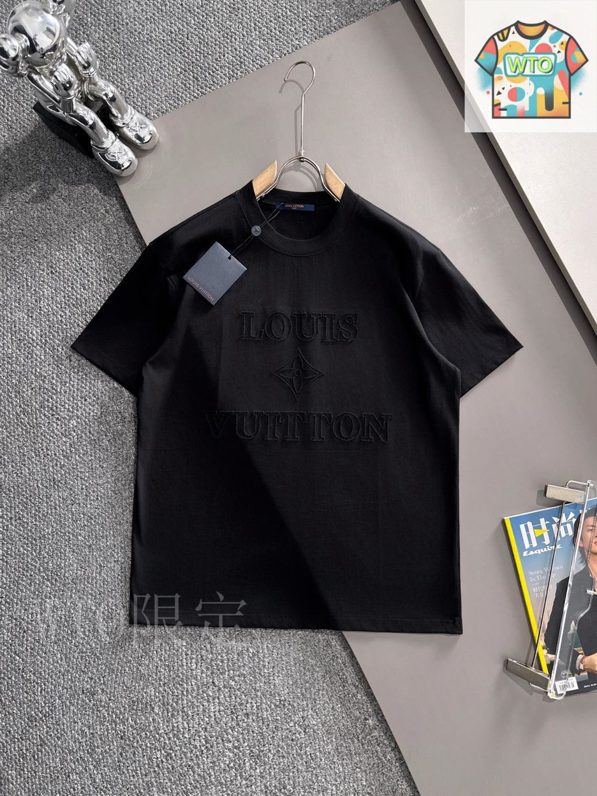 【25FW/シンプルロゴ】Louis Vuitton Tシャツ 今日特価】Louis Vuitton 25ss バックロゴプリント T シャツ