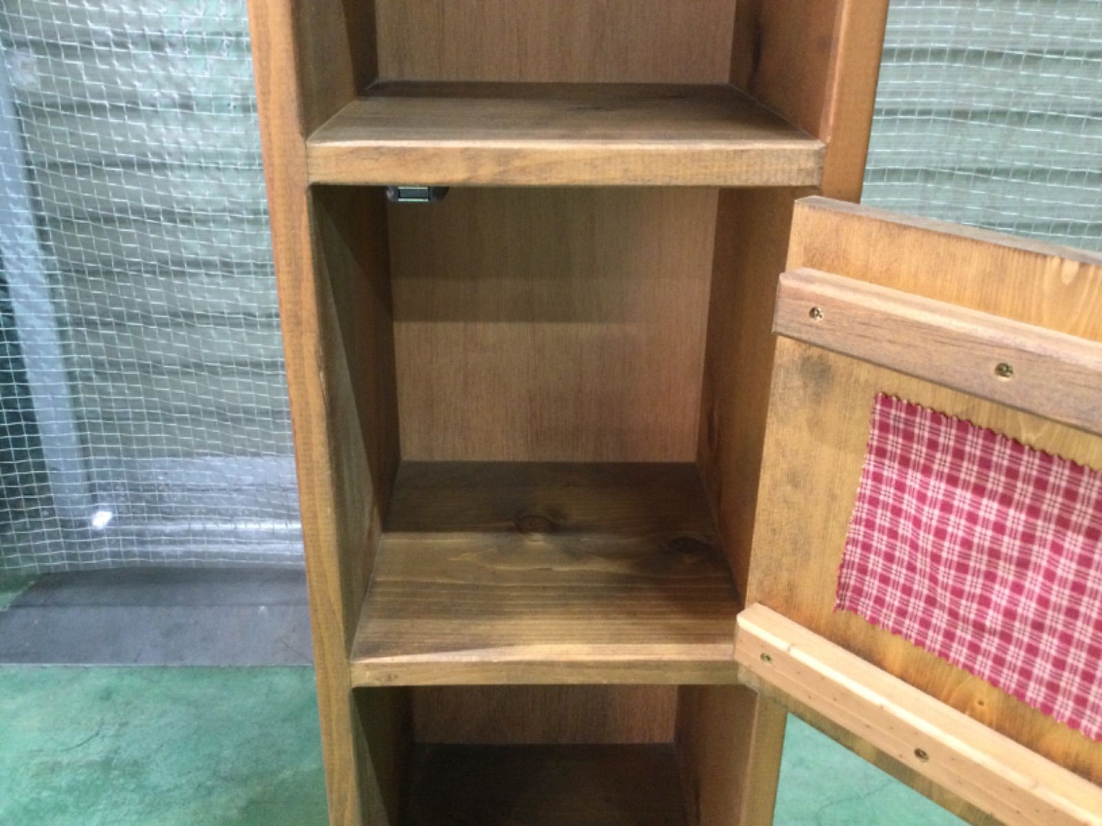 カントリー家具　木製　ハート型装飾　キャビネット 楽天市場】NC カントリー ハート 布扉付き キッチンラック