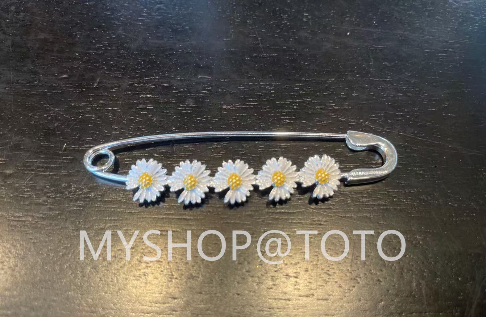 アイドル PEACEMINUSONE PMO DAISY SAFETY PIN PEACEMINUSONE PMO DAISY SAFETY PIN PMO DAISY SAFETY PIN #1