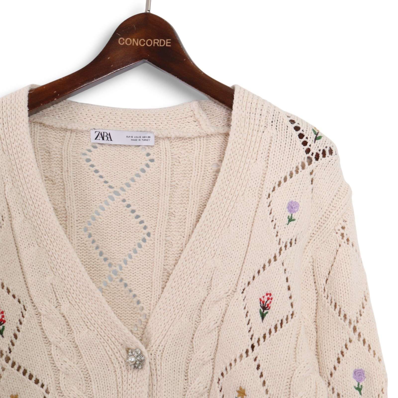 ZARA - ZARA 2021AW フラワー刺繍カーディガン　新品未使用　M ZARA - ZARA 2021AW フラワー刺繍カーディガン 新品未使用 Mの