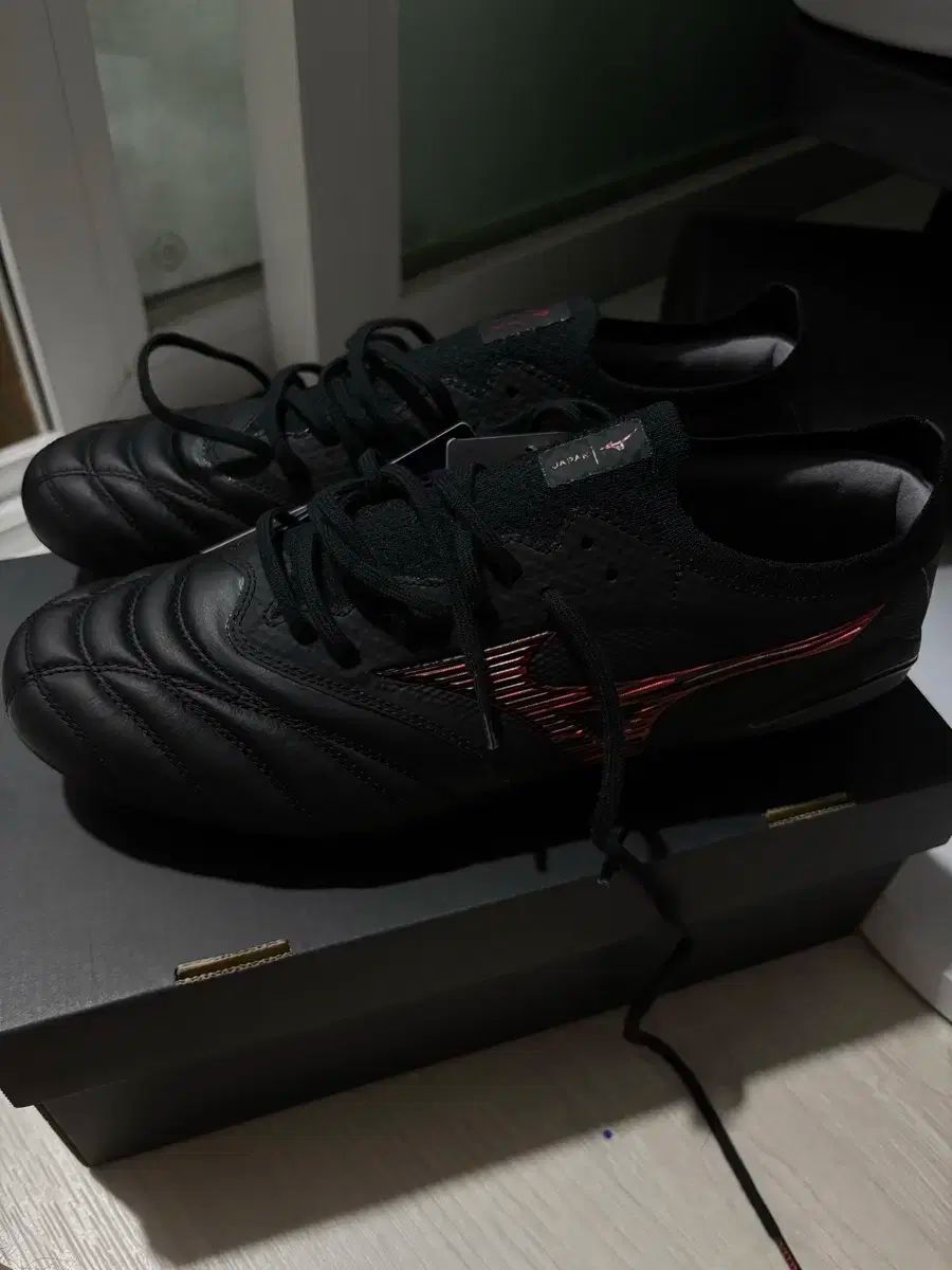 ミズノ モレリア NEO4 ベータ ジャパン AG サッカーシューズ 27.0cm