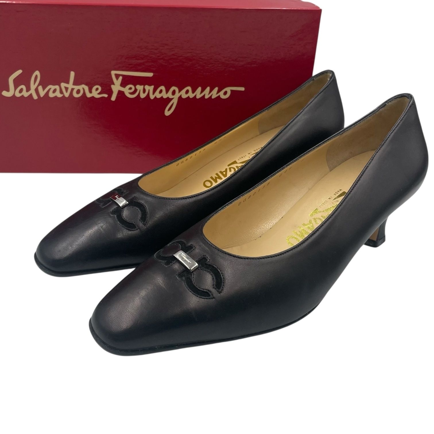 Salvatore Ferragamo フェラガモ パンプス　黒　23.4 箱 未使用品 Salvatore Ferragamo フェラガモ パンプス レザー