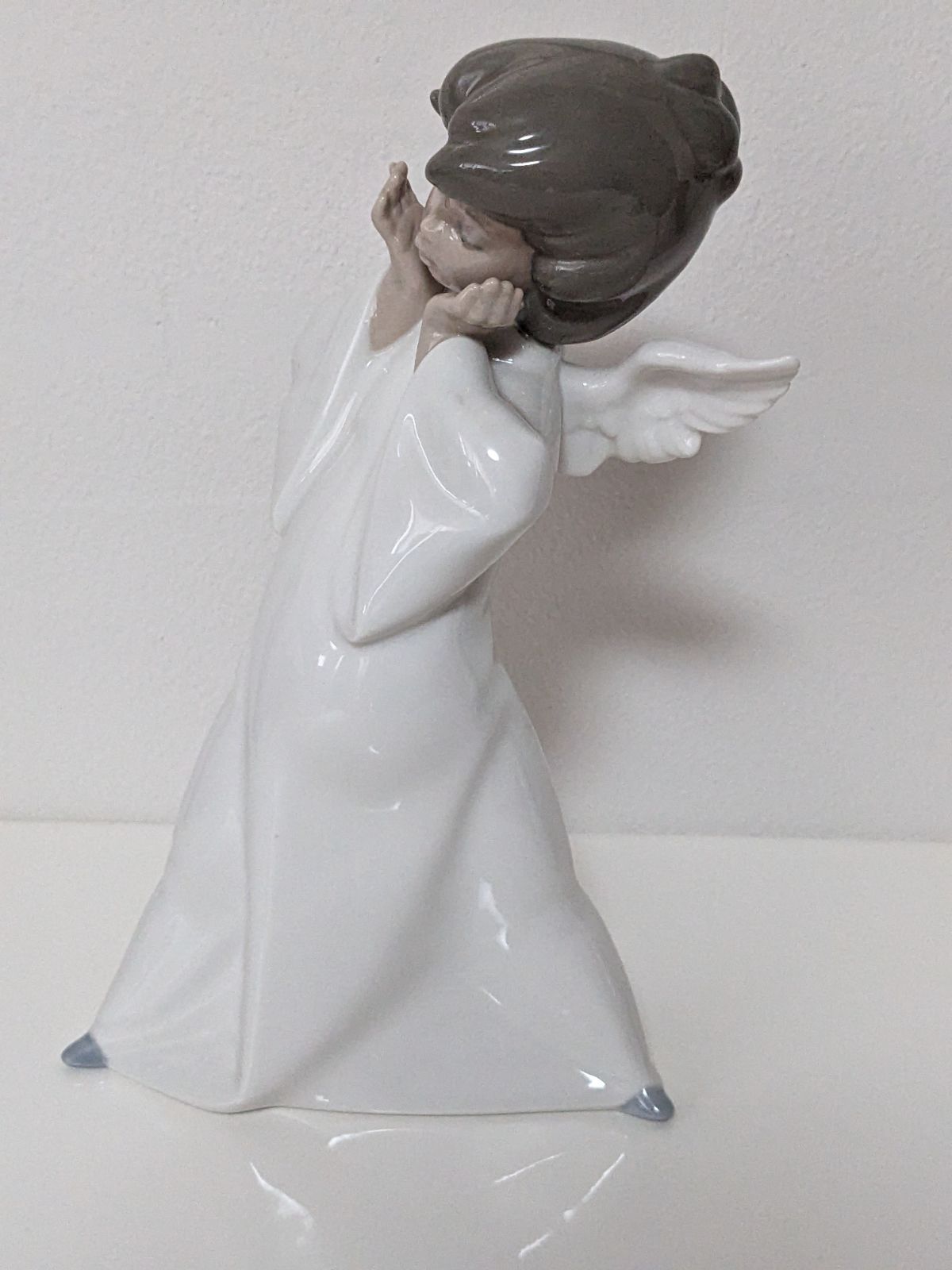 リヤドロ磁器人形天使の考えごと