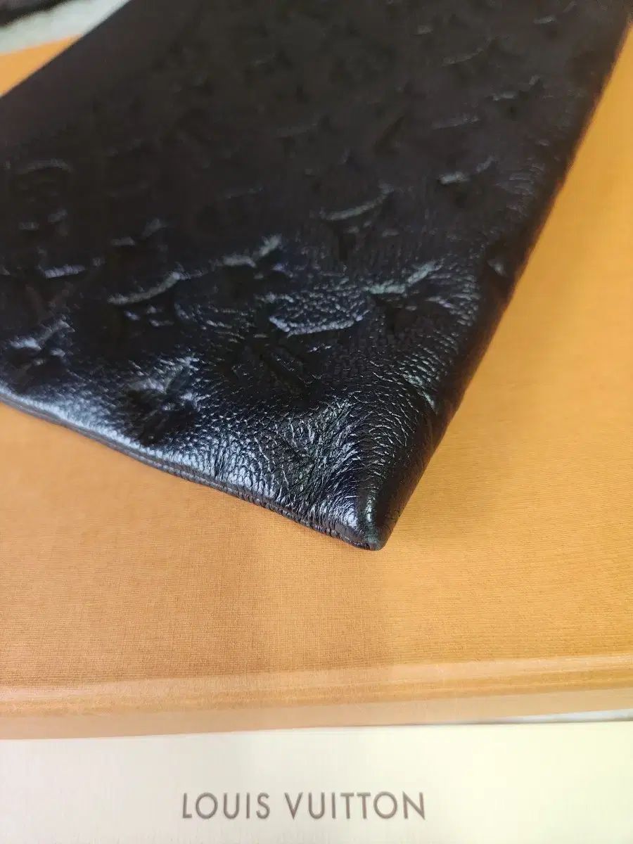 Vuitton ルイヴィトン