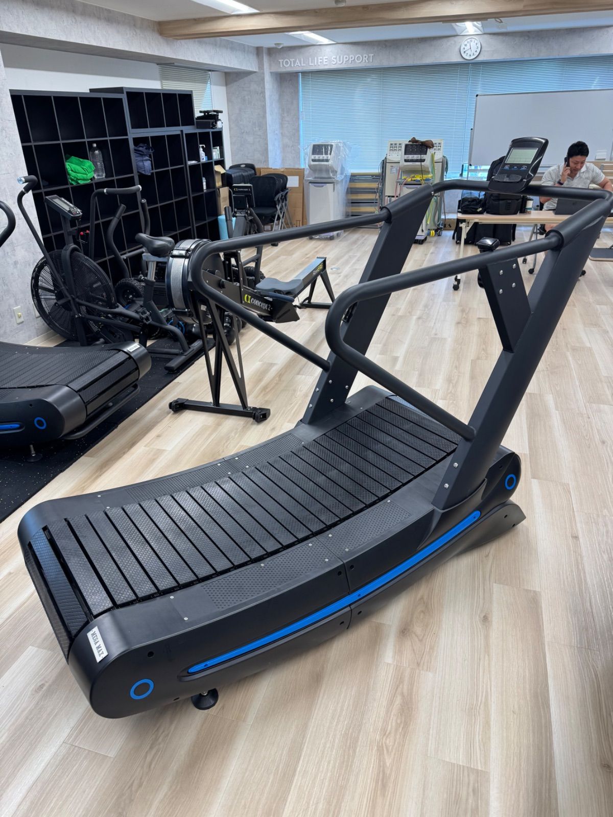 美品 自走式トレッドミル DK-6310CB／業務用 自走式ルームランナー（