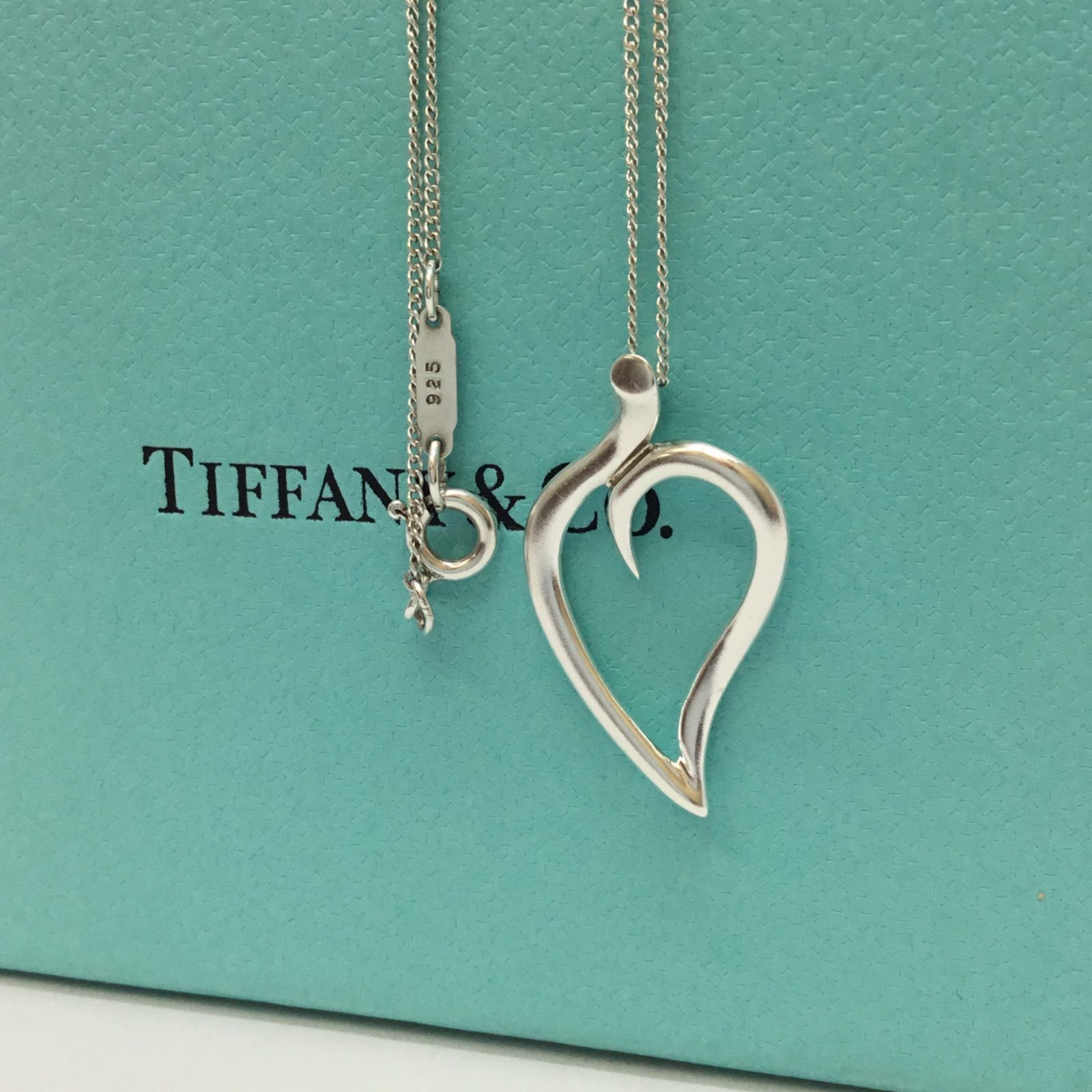 ❤︎︎美品❤︎︎ TIFFANY&Co. ティファニー ／ ティファニーネックレス ／ オープンリーフ ペンダント シルバー ネックレス ／  リーフハート ／ ブランド シルバーネックレス ／ シルバー 925 ／ Sterling ／ 保存袋