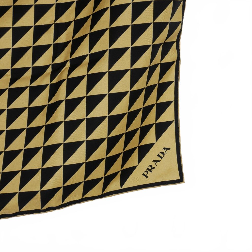 プラダ PRADA トライアングルロゴ プリント シルクスカーフ