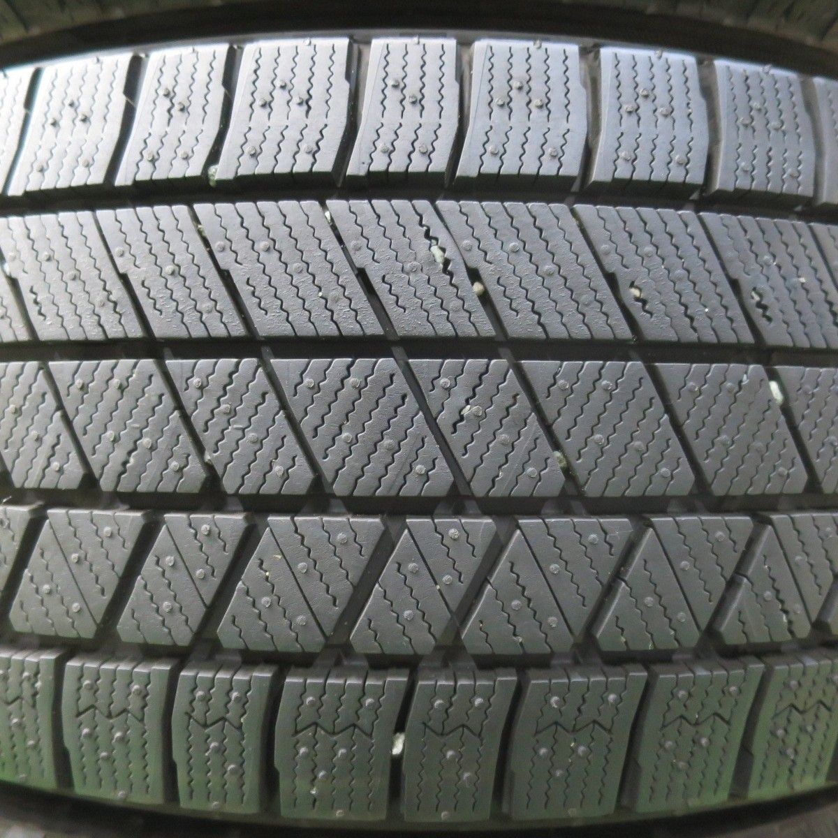 バリ溝！23年！ほぼ10分☆スタッドレス 215/55R17 ブリヂストン