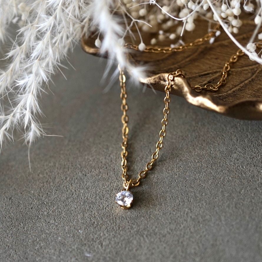 つけっぱなしok! キュービックジルコニアのネックレス ete agete