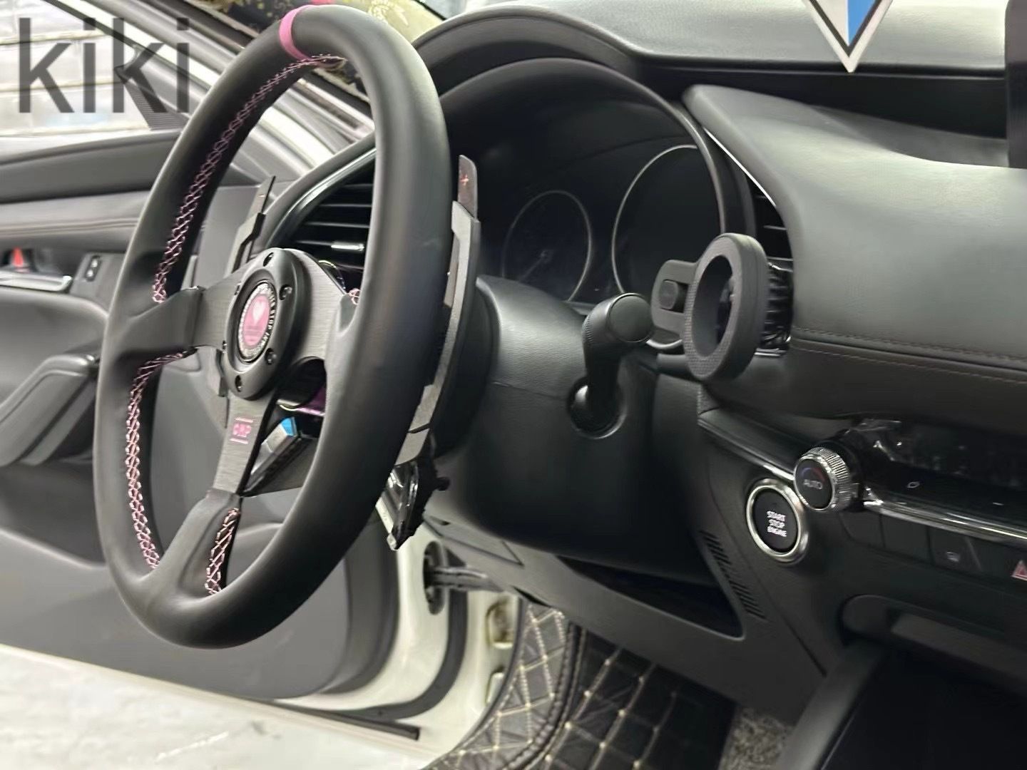 正規品OMP ステアリングホイール 3本スポーク 黒 スエード製