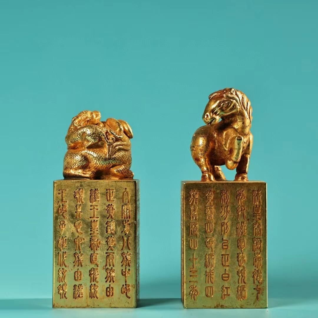 中国古美術・旧蔵錾花鎏金工芸の虎印鑑・純銅・高浮彫・置物・書道具・文房具・風水 中国古美術・旧蔵錾花鎏金工芸の虎印鑑・純銅・高浮彫・置物・書道具