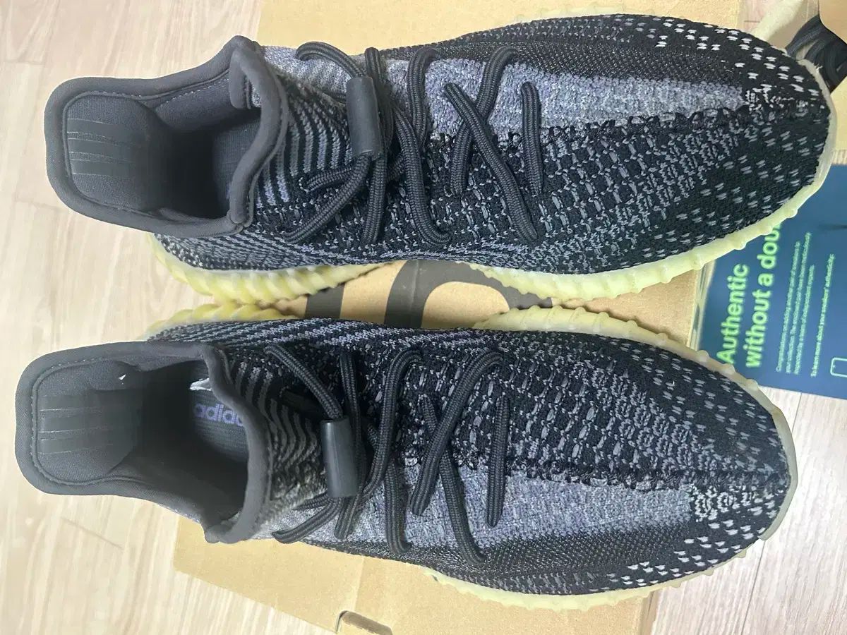 adidas アディダス