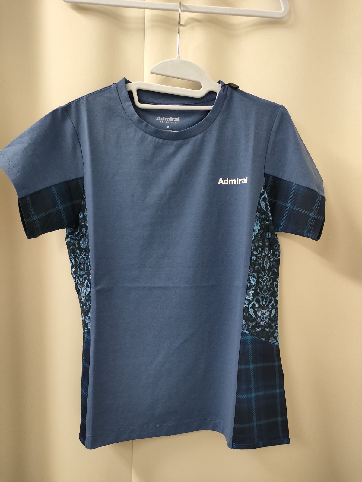 新作未使用　Admiral レディスTシャツ　ATLA502 M 2025SS スリットヘムグラフィックTEE ATLA502 – ADMIRAL
