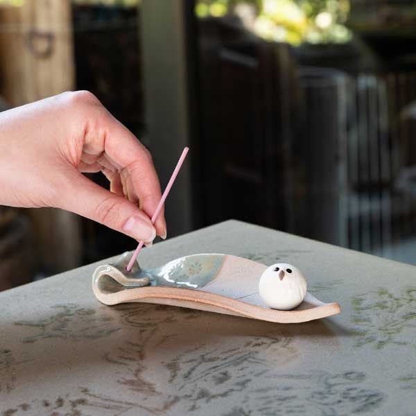 3個セット ふくろう香立て しろちびふくろう 信楽焼 陶器 陶製 個性的 シリーズ 感 高品質 レトロモダン かわいい 個性的 ナチュラル 民芸 工芸 癒し 小物入れ トレイ トレー 線香立て 梟 おしゃれ 置物 葉っぱ リーフ SKLAD-KIRPICHA_RU