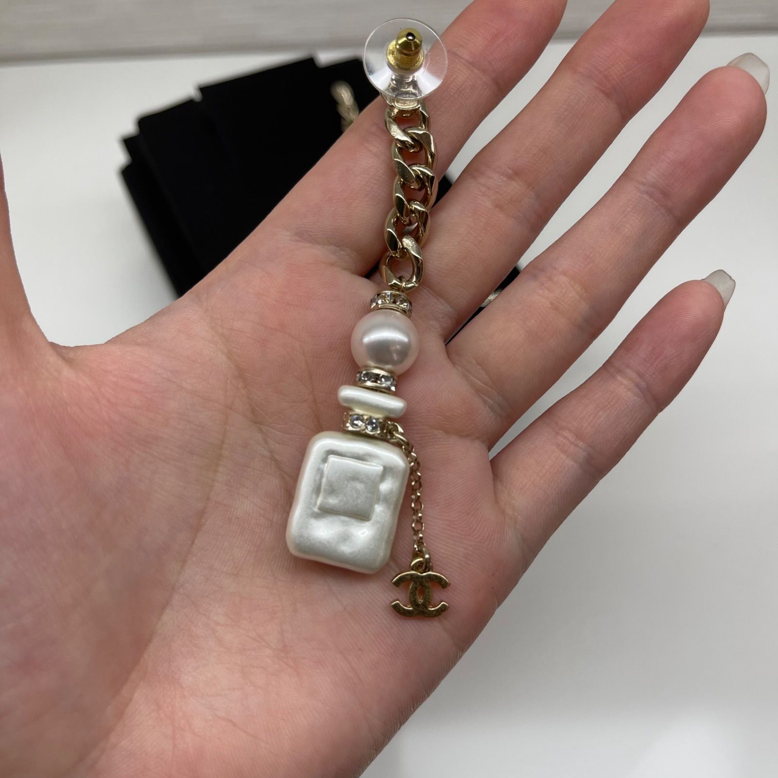 新品】2022 SS 最新作 CHANEL シャネル AB8470 B08260 NI490 CCロゴ No 新品】2022 SS 最新作 CHANEL シャネル AB8470 B08260 NI490 CCロゴ No