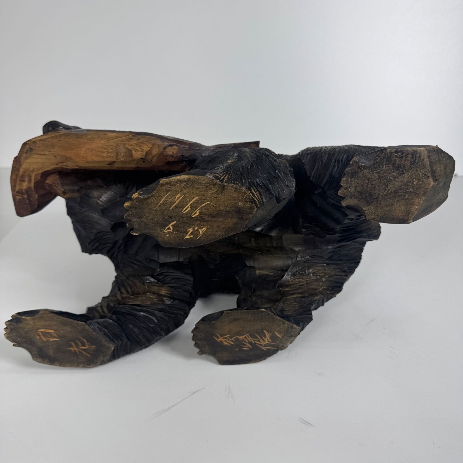 北海道伝統工芸 木彫りの熊 鮭くわえ彫刻 作家銘あり 彫刻アート
