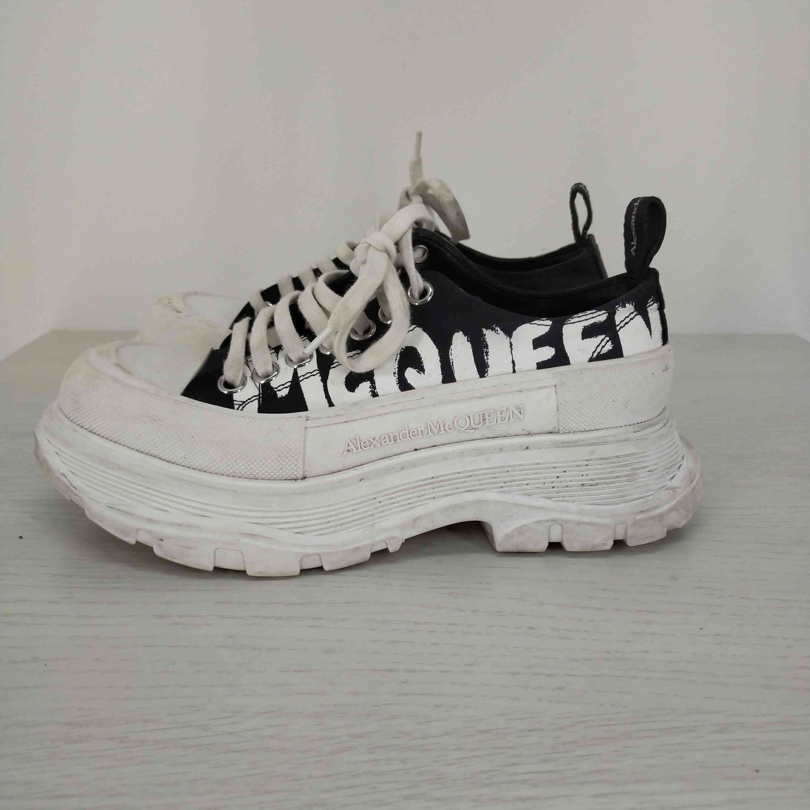 アレキサンダーマックイーン Alexander McQueen トレッドスリック レースアップ レディース JPN：37