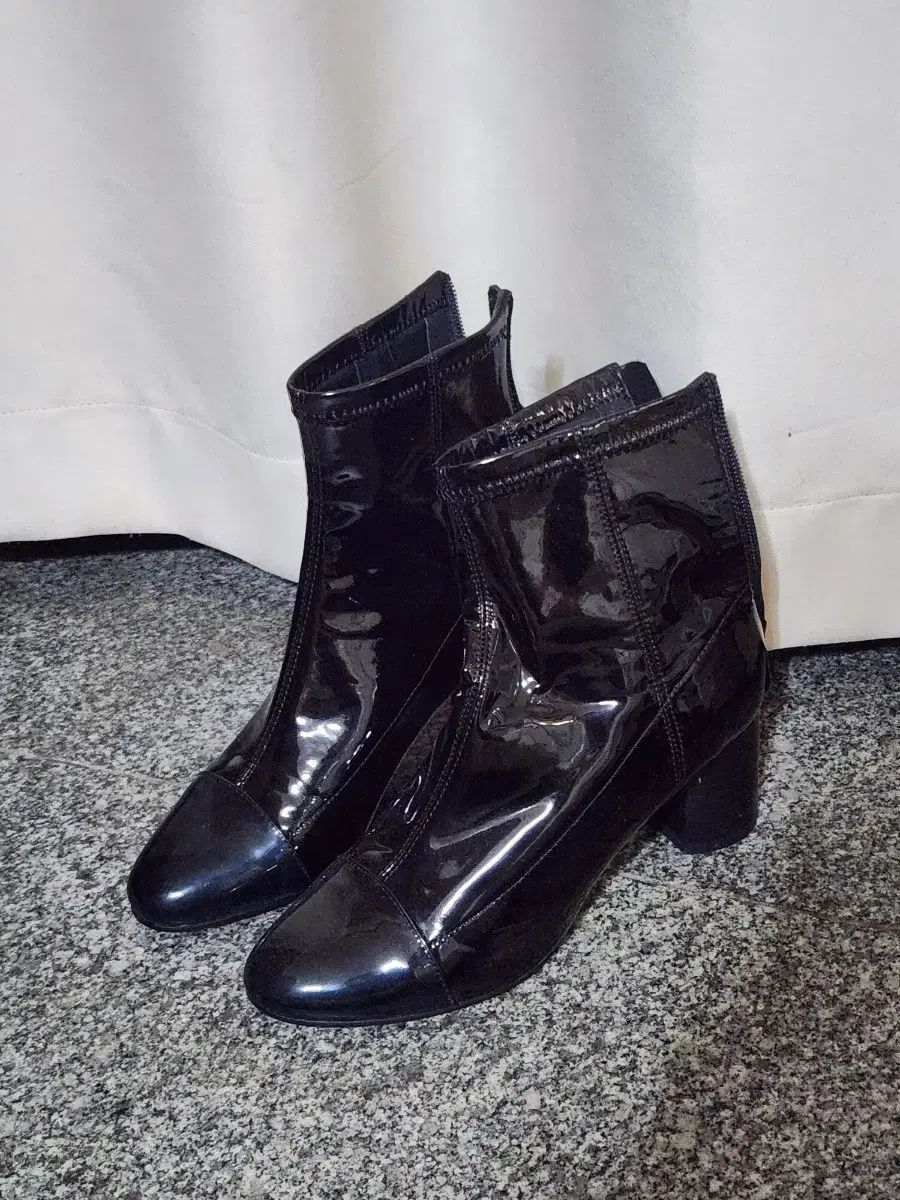 245 ラグラツィア エナメル ソックスブーツ アンクルブーツ 6 5cm