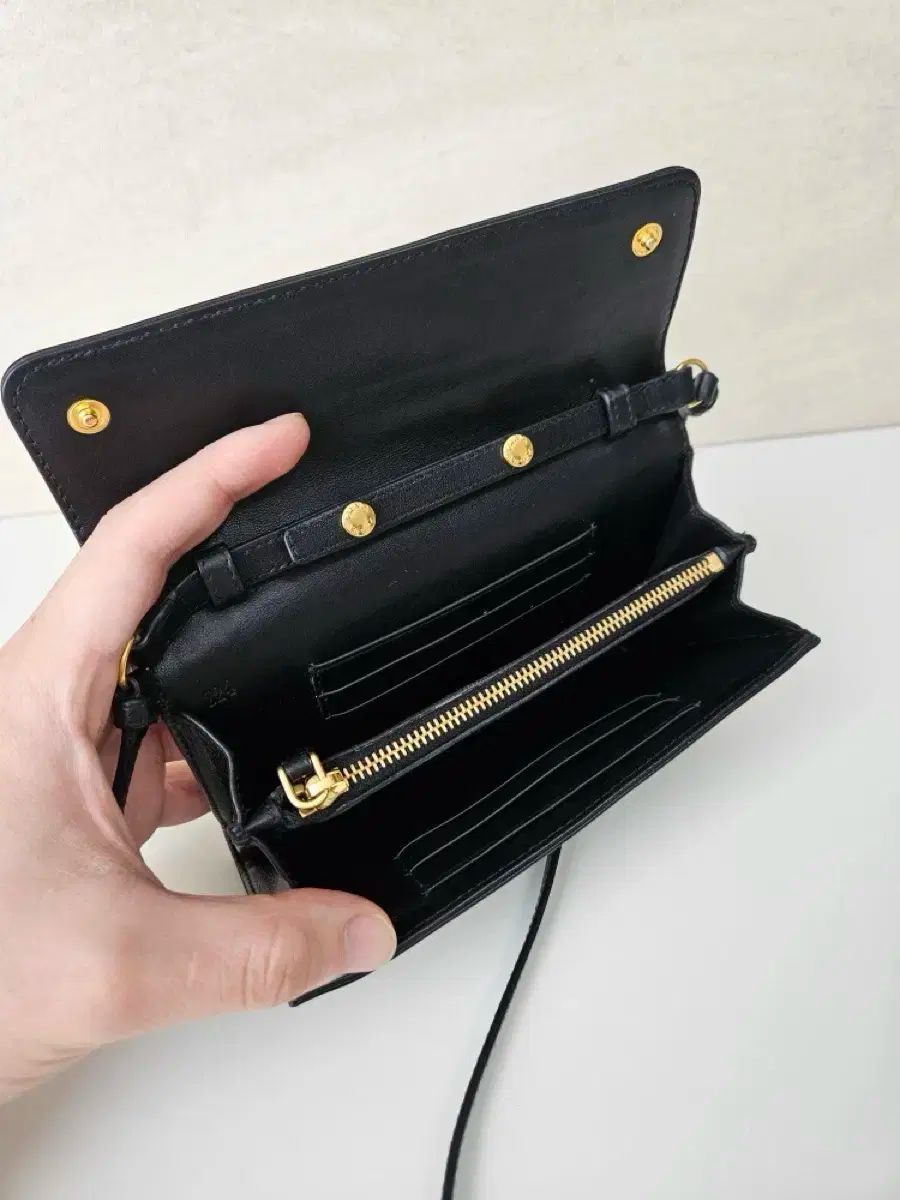PRADA プラダ