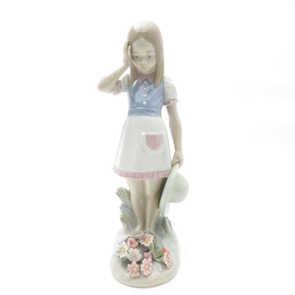 LLADRO リヤドロ 1285 「Dropping the Flowers」 フィギュリン LLADRO リヤドロ 1285 「Dropping the Flowers」 フィギュリン