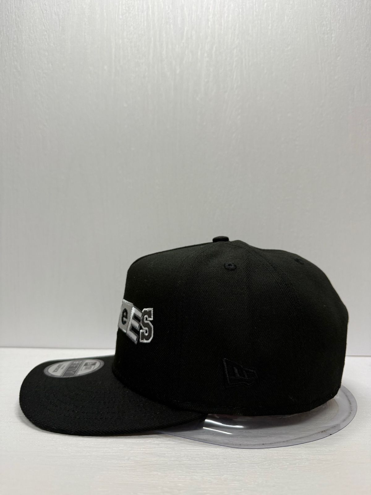 スナップバックキャップ