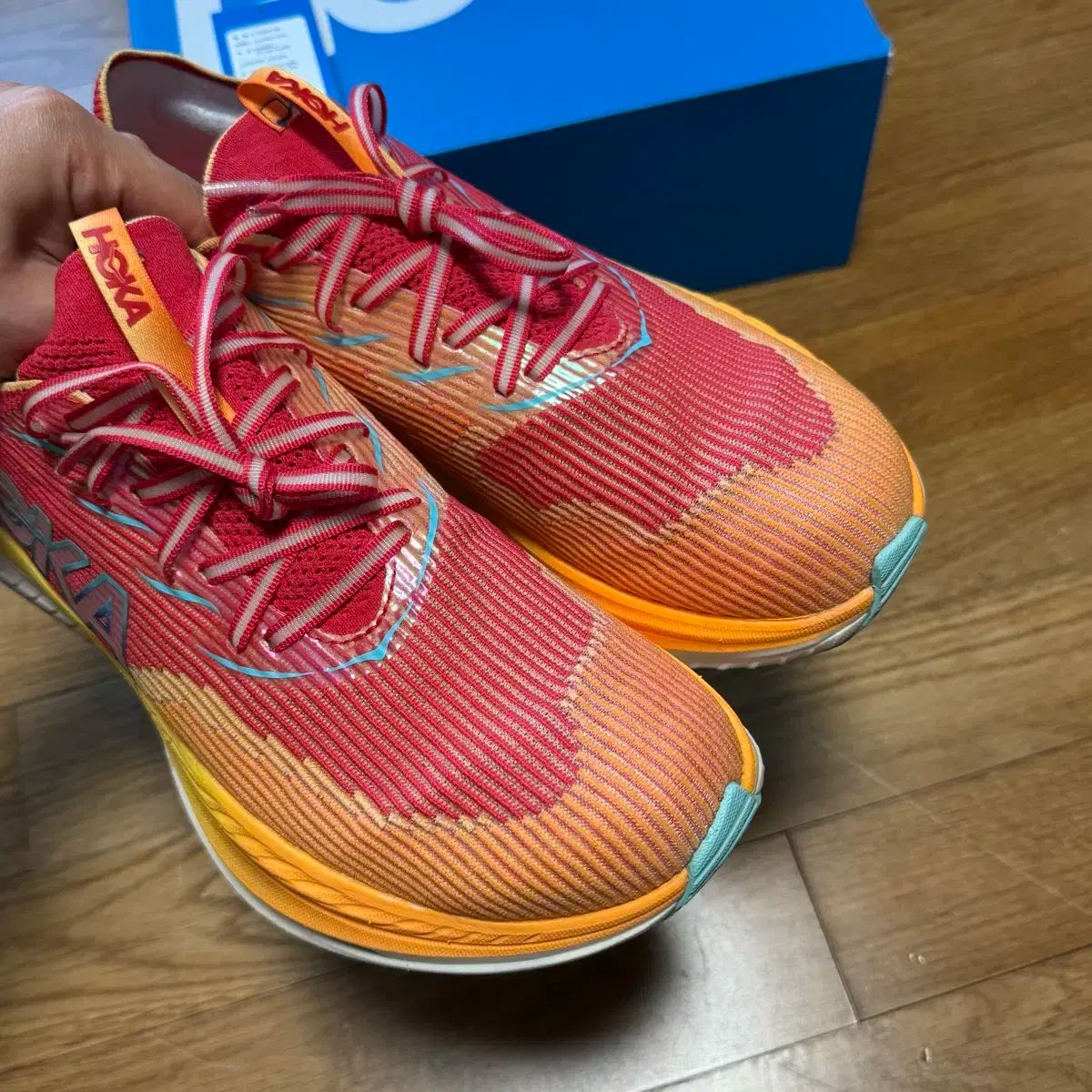 カーボン ランニングシューズ