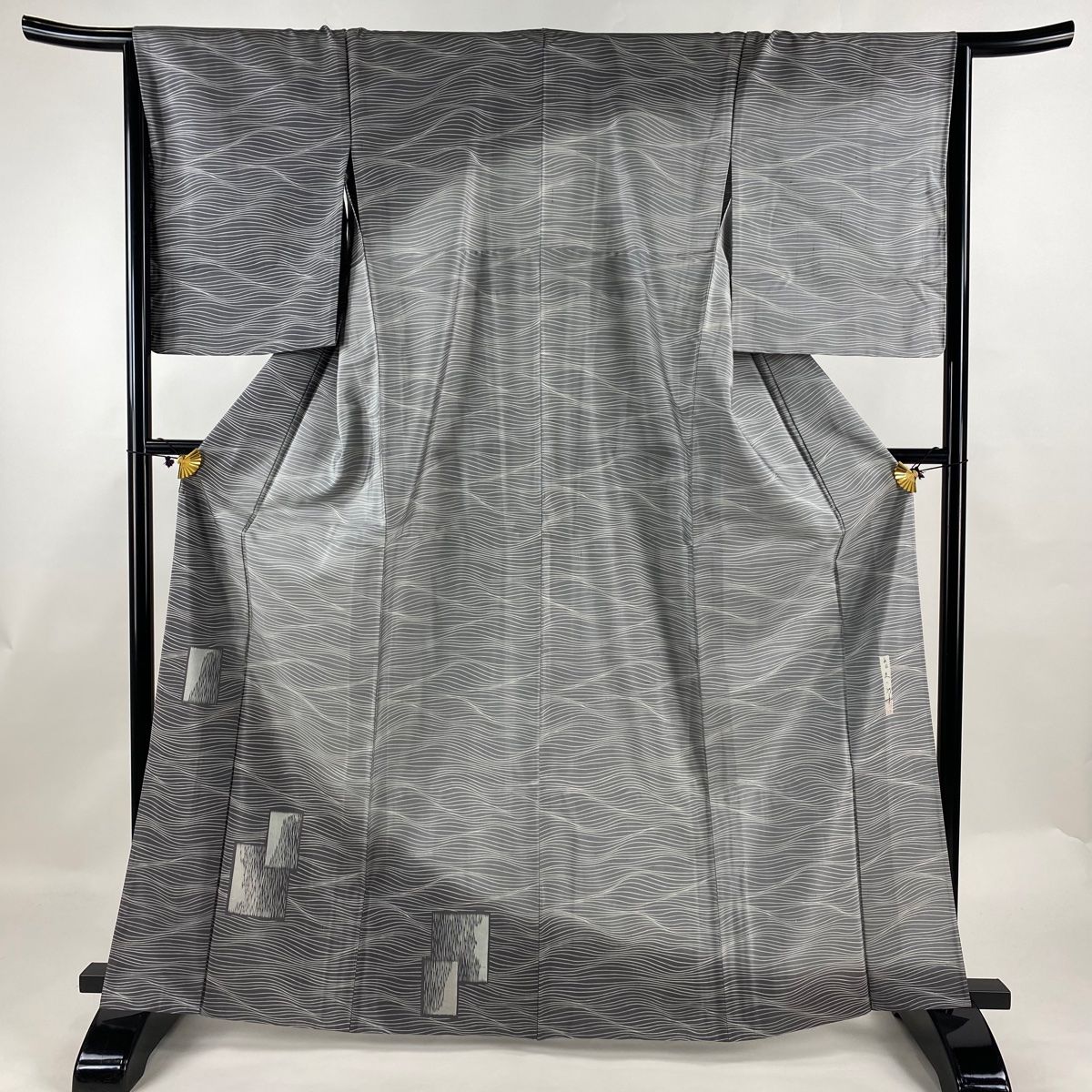 付下げ 身丈165cm 裄丈66cm M 単衣 川村久太郎 紬地 落款 色紙 波 灰色 正絹 美品 名品 【】