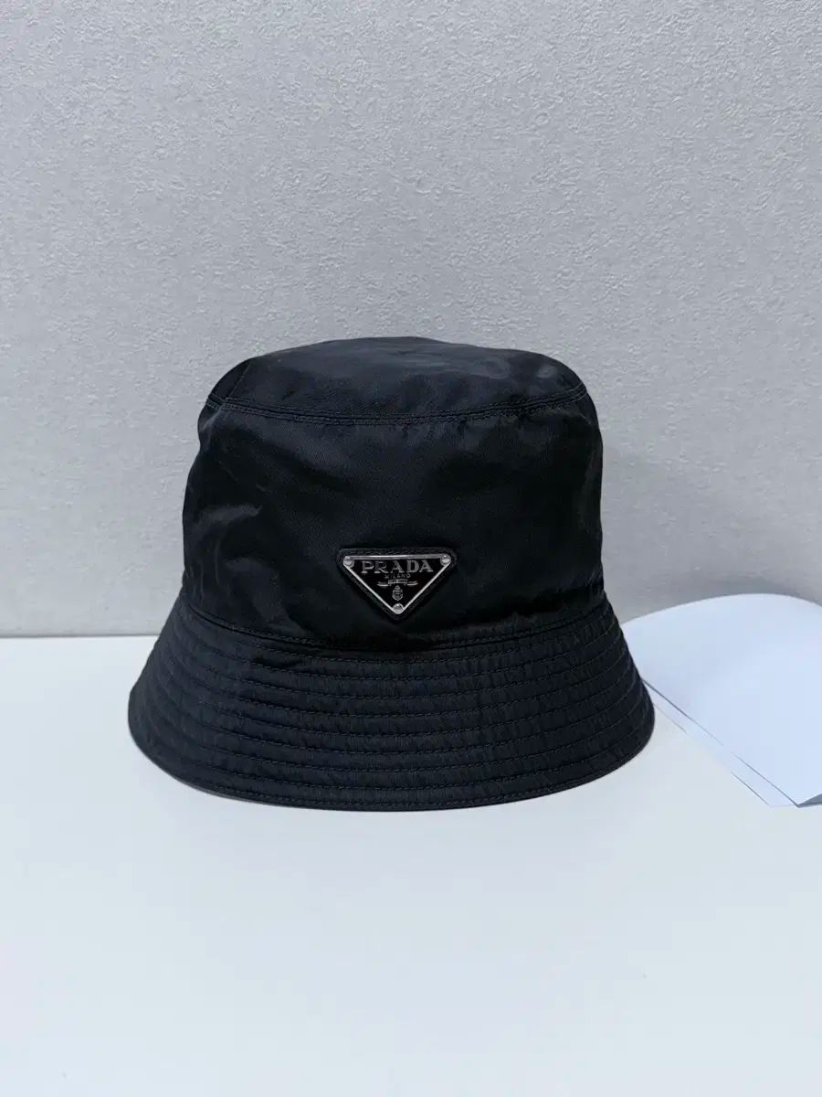 パブリックホーム プラダ ナイロン バケットハット XXL
