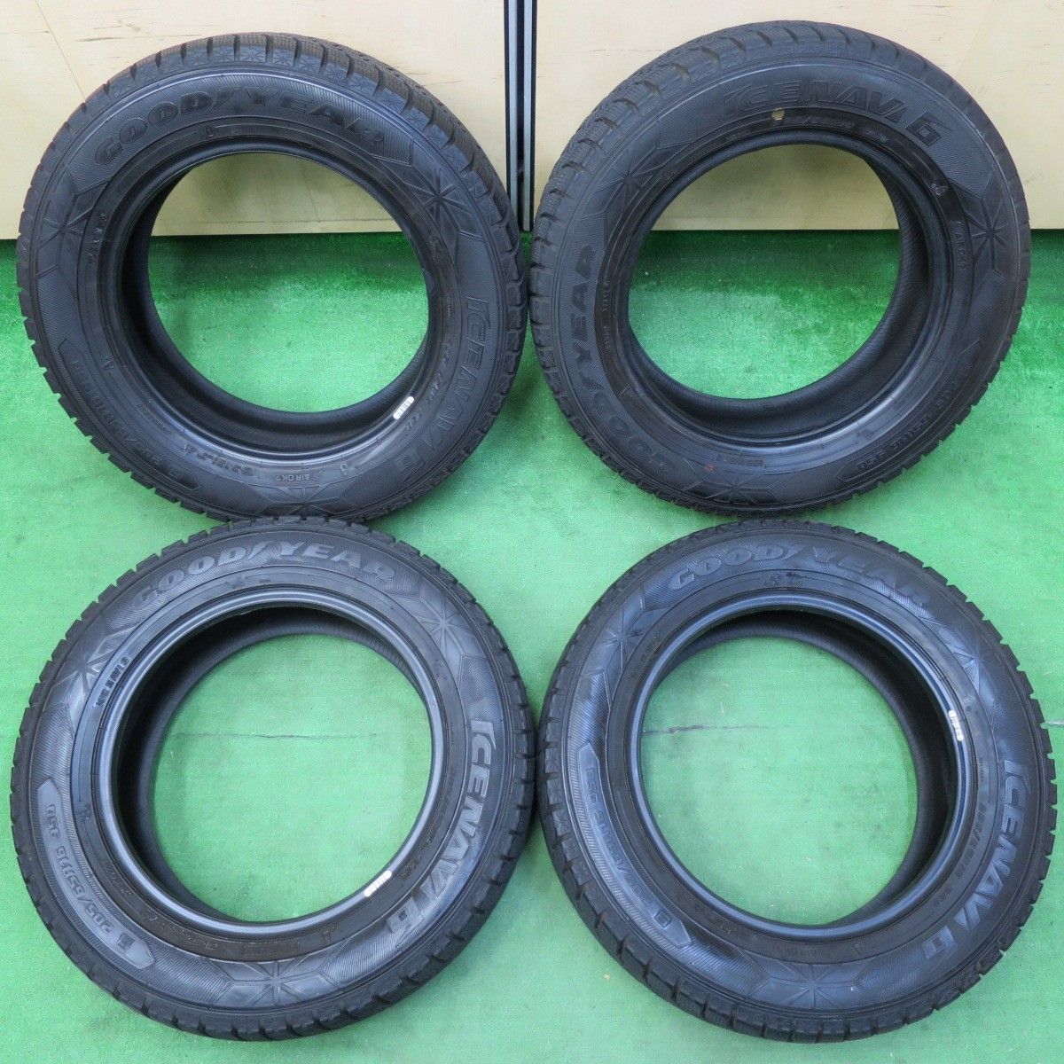 送料無料* バリ溝！8.5分☆スタッドレス 205/65R16 グッドイヤー 