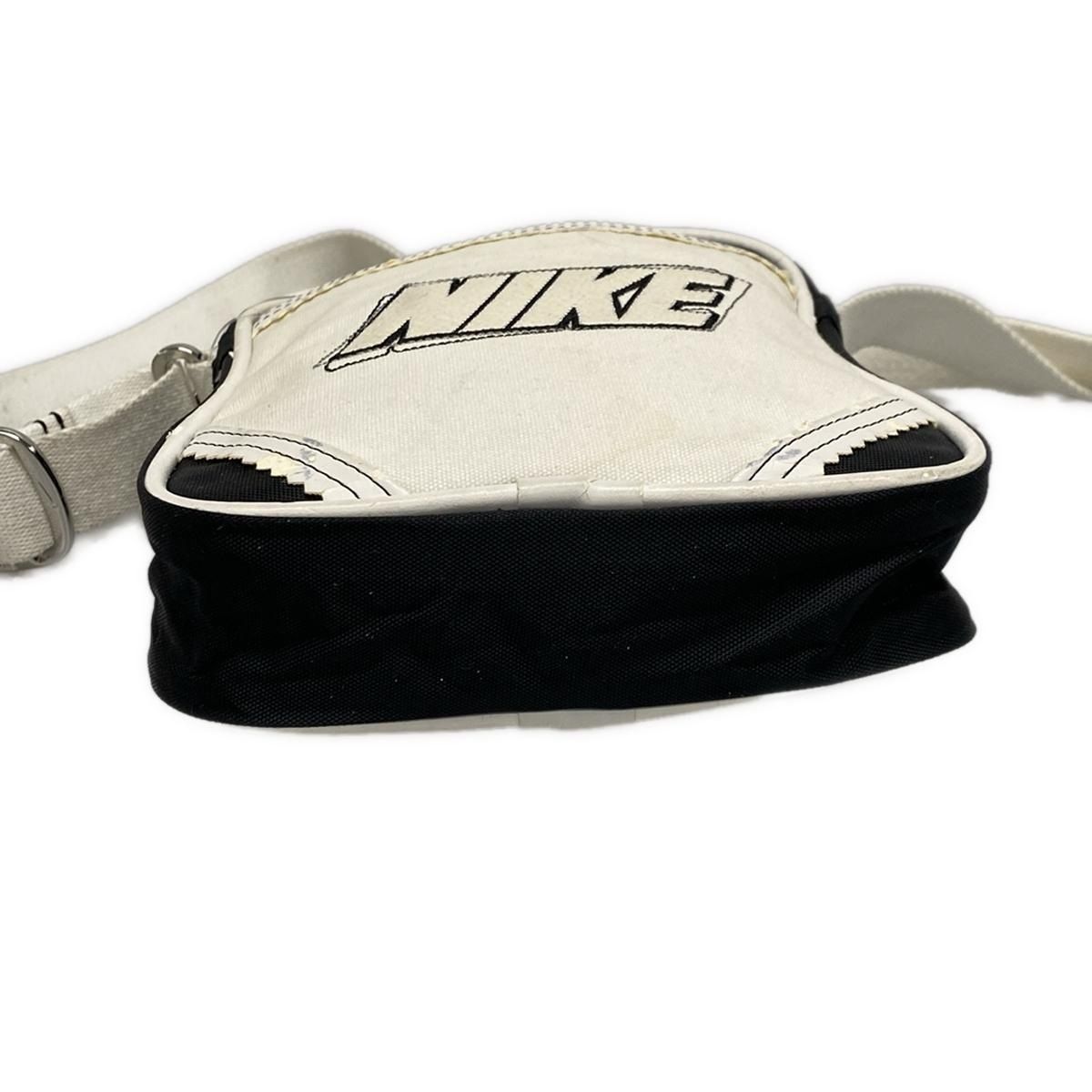 NIKE(ナイキ) ショルダーバッグ - 白×黒 - メルカリ